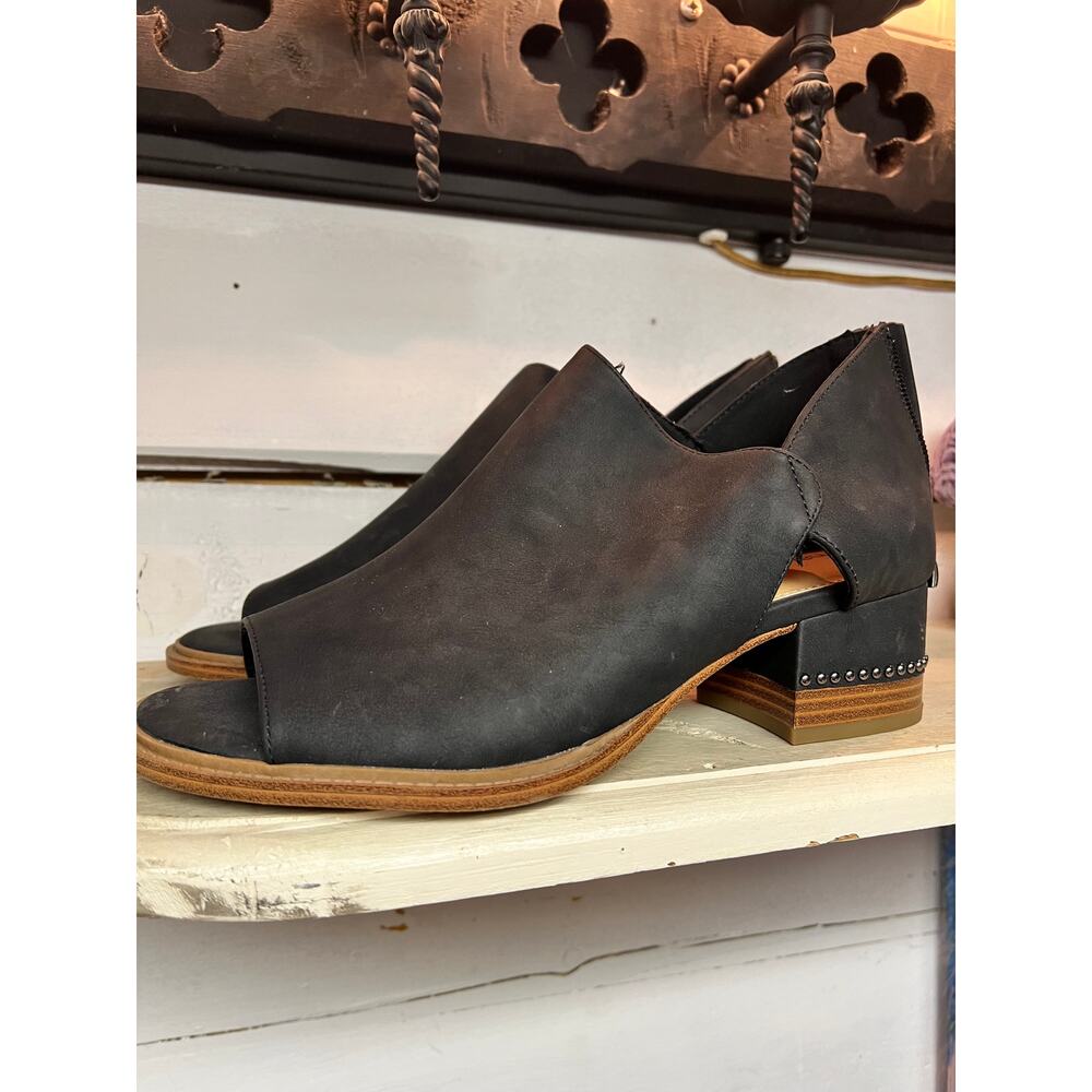 Ladies Maurice's SuperCush Studded Block Heel Bootie w/ Open Toes, Size 9M - Picture 3 of 8